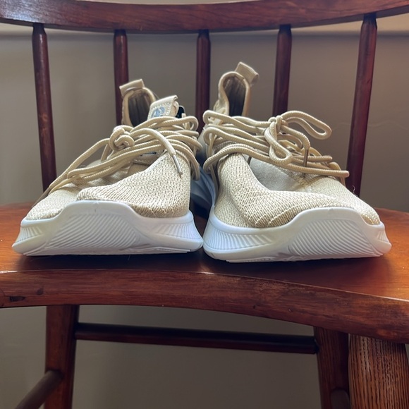 NWT Echo Unltd Men’s Cream/Tan Sneakers Size 9.5 - Picture 2 of 10